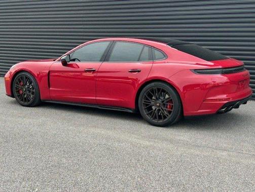 2026 Porsche Panamera GTS