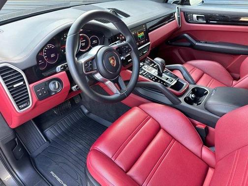2023 Porsche Cayenne Base