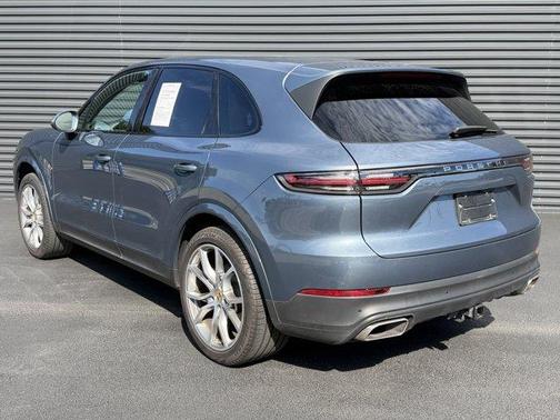 Blue Metallic 2019 Porsche Cayenne Base
