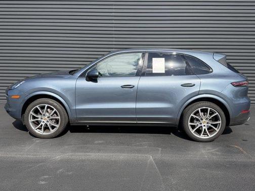 Blue Metallic 2019 Porsche Cayenne Base