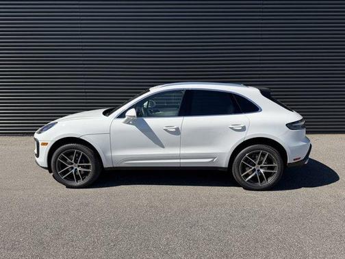 2026 Porsche Macan Base