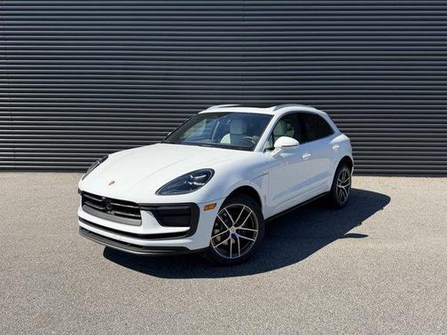 2026 Porsche Macan Base