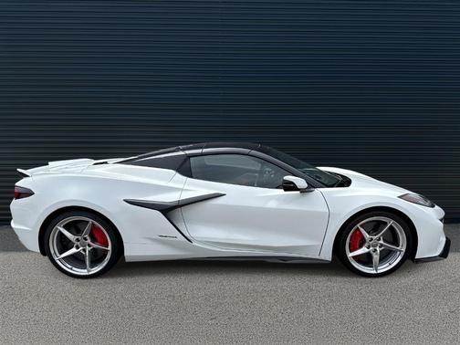 2025 Chevrolet Corvette E-Ray