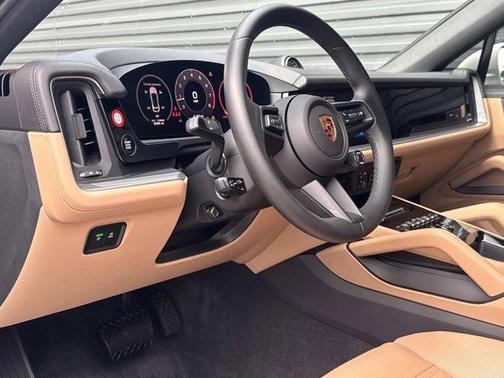 2024 Porsche Cayenne AWD