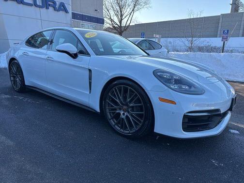 2022 Porsche Panamera 4 Platinum Edition