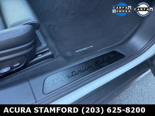 2022 Porsche Panamera 4 Platinum Edition