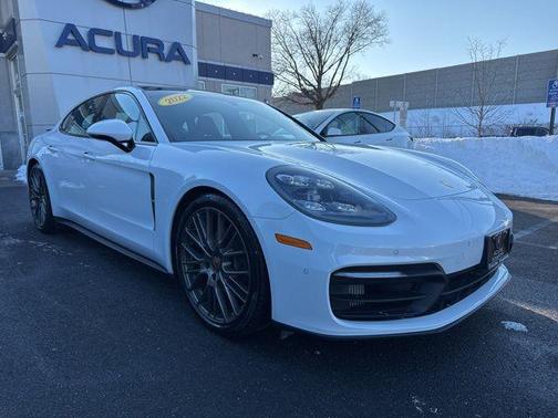 2022 Porsche Panamera 4 Platinum Edition