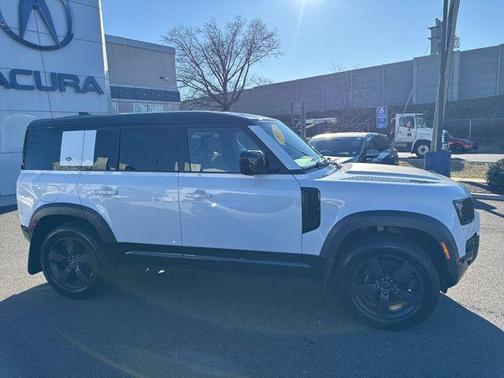 2023 Land Rover Defender 110 V8