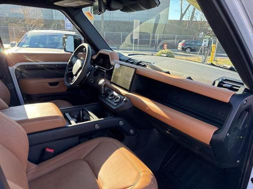 2023 Land Rover Defender 110 V8