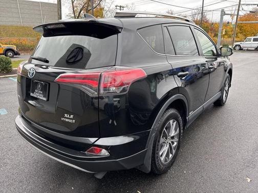 2018 Toyota RAV4 Hybrid XLE