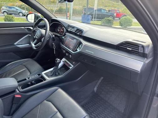 2022 Audi Q3 45 S line Premium Plus