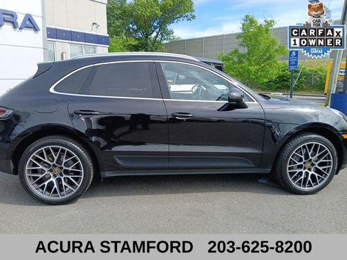 Black 2019 Porsche Macan Macan
