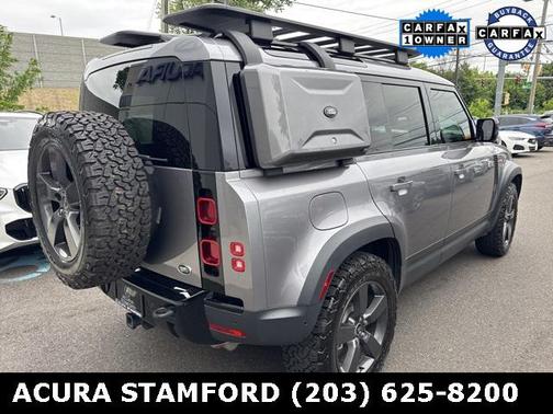 2022 Land Rover Defender 110 SE