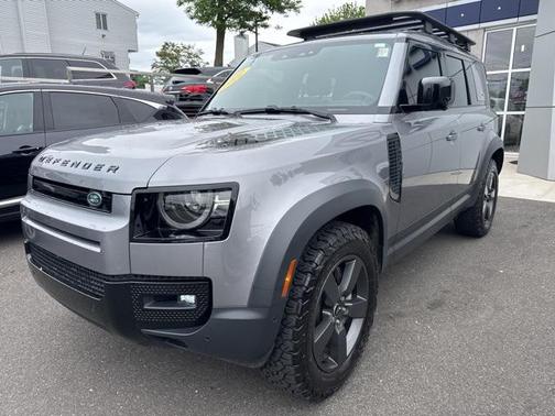 2022 Land Rover Defender 110 SE