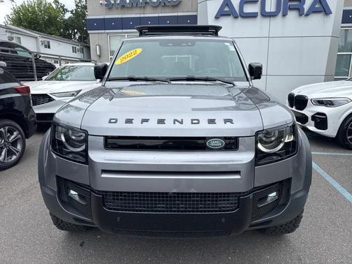 2022 Land Rover Defender 110 SE