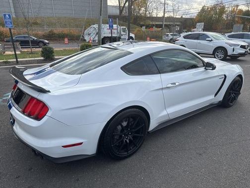 2017 Ford Shelby GT350 Base
