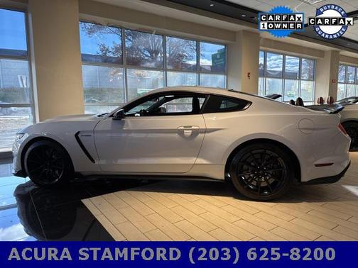 2017 Ford Shelby GT350 Base