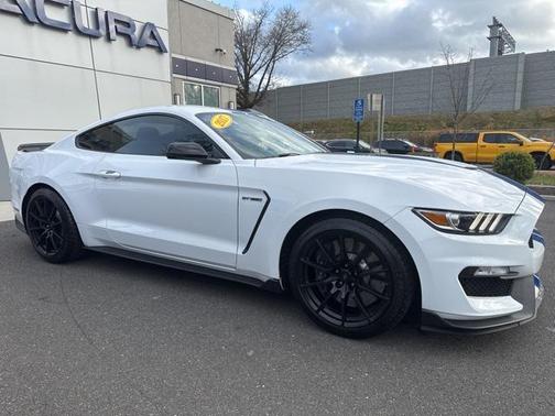 2017 Ford Shelby GT350 Base