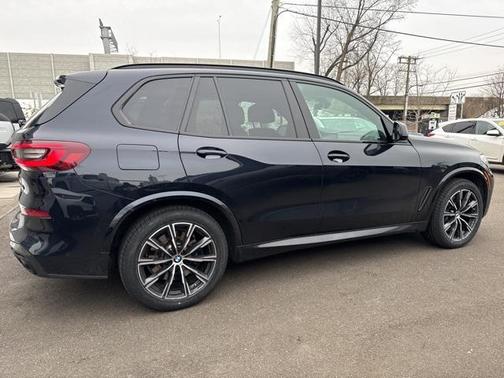 2023 BMW X5 M50i