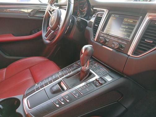 2015 Porsche Macan Turbo
