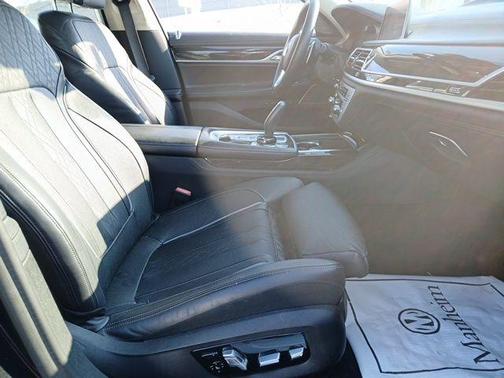 2020 BMW 750 i xDrive