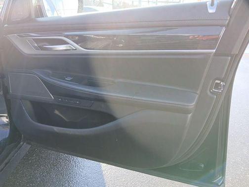 2020 BMW 750 i xDrive