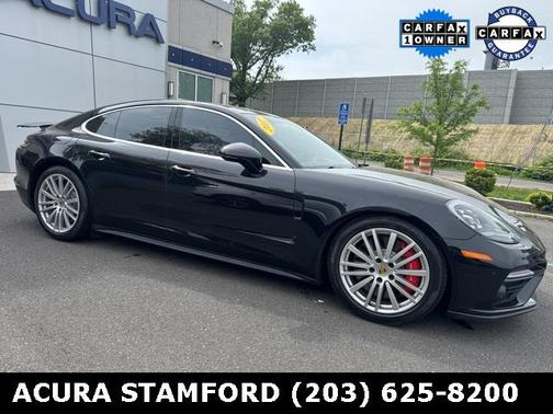 2017 Porsche Panamera Turbo