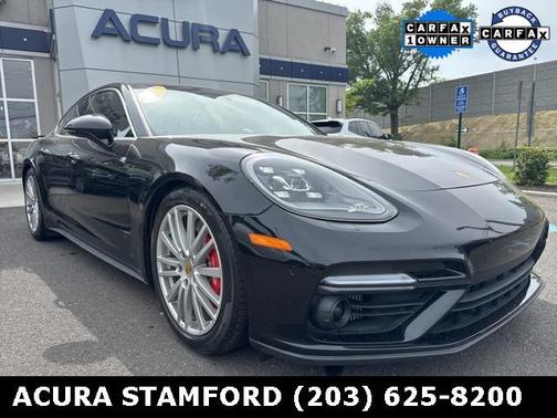 2017 Porsche Panamera Turbo