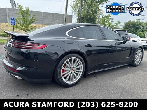 2017 Porsche Panamera Turbo