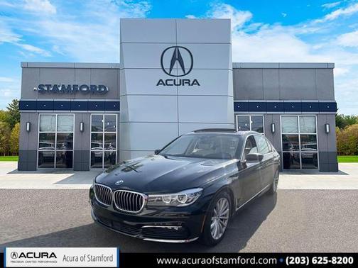 Black Sapphire Metallic 2018 BMW 740 xDrive