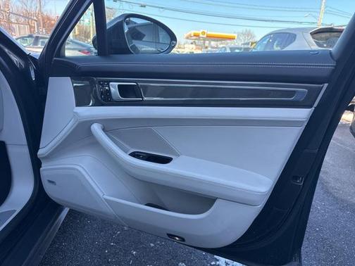 2017 Porsche Panamera Turbo