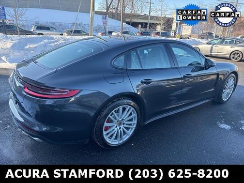 2017 Porsche Panamera Turbo