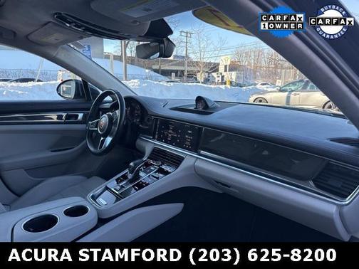 2017 Porsche Panamera Turbo