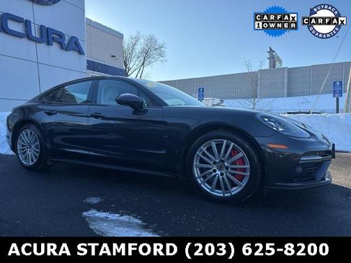 2017 Porsche Panamera Turbo