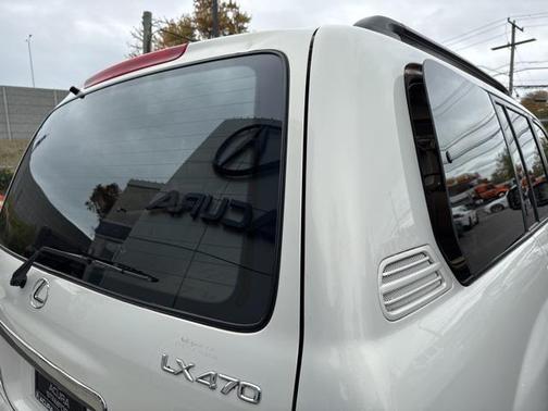 2002 Lexus LX 470 Base