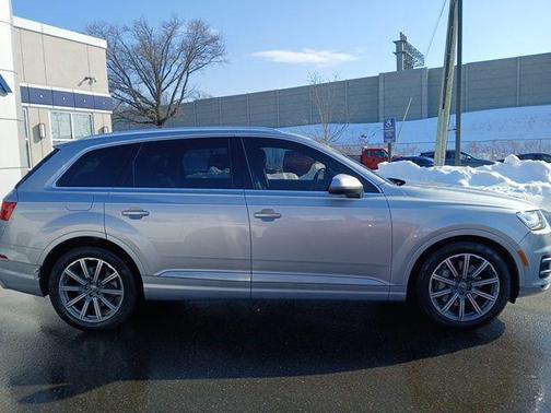 2019 Audi Q7 55 Premium Plus
