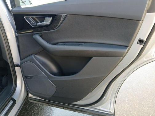 2019 Audi Q7 55 Premium Plus
