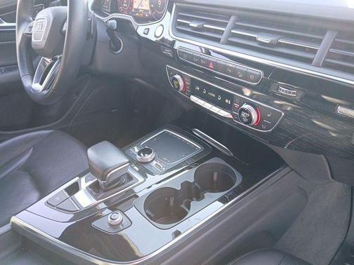2019 Audi Q7 55 Premium Plus