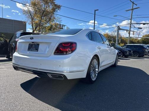 2019 Kia K900 Luxury