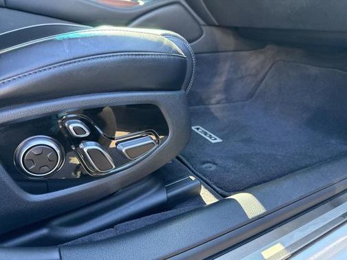 2019 Kia K900 Luxury