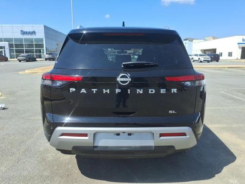 2025 Nissan Pathfinder SL FWD