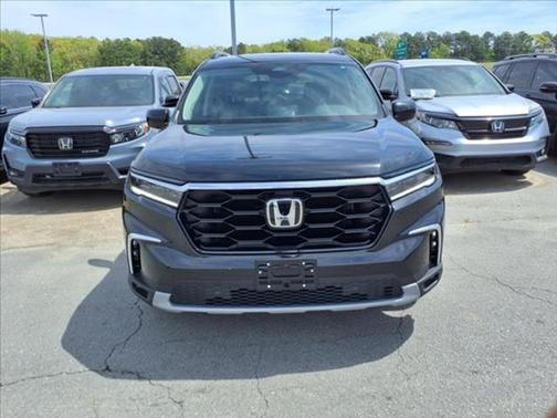 2025 Honda Pilot Touring 8-Passenger