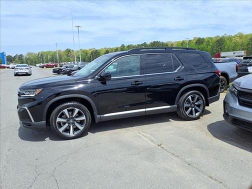 2025 Honda Pilot Touring 8-Passenger