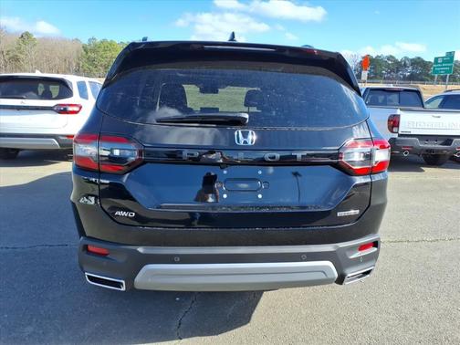 2025 Honda Pilot Touring 8-Passenger