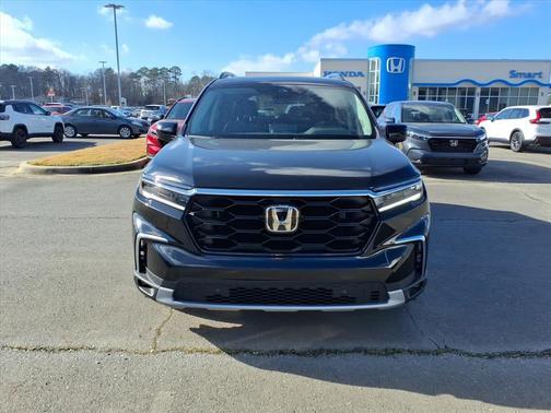 2025 Honda Pilot Touring 8-Passenger