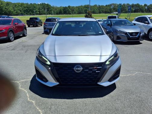2023 Nissan Altima SR FWD