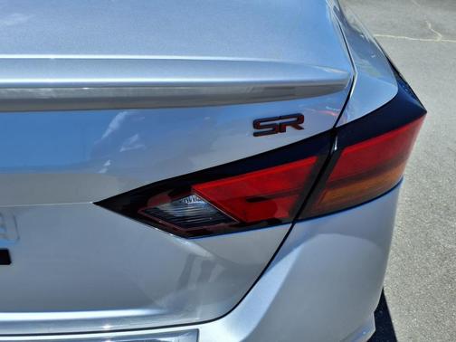 2023 Nissan Altima SR FWD
