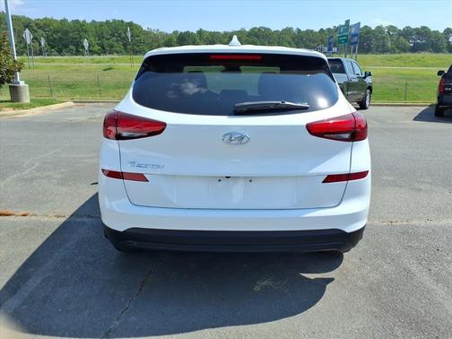2021 Hyundai TUCSON SE