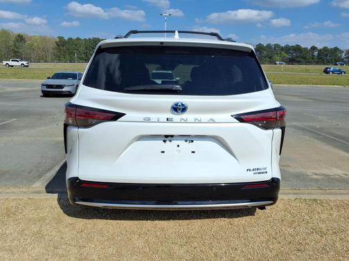2024 Toyota Sienna Platinum