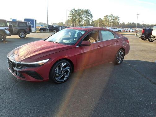2025 Hyundai ELANTRA SEL
